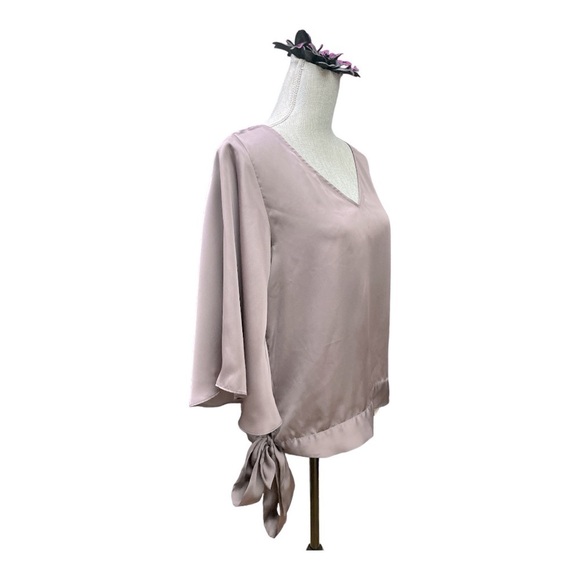 Violet & Claire Blouse Women
Medium Purple Pullover Top
Career Flared Sleeve - Picture 2 of 14